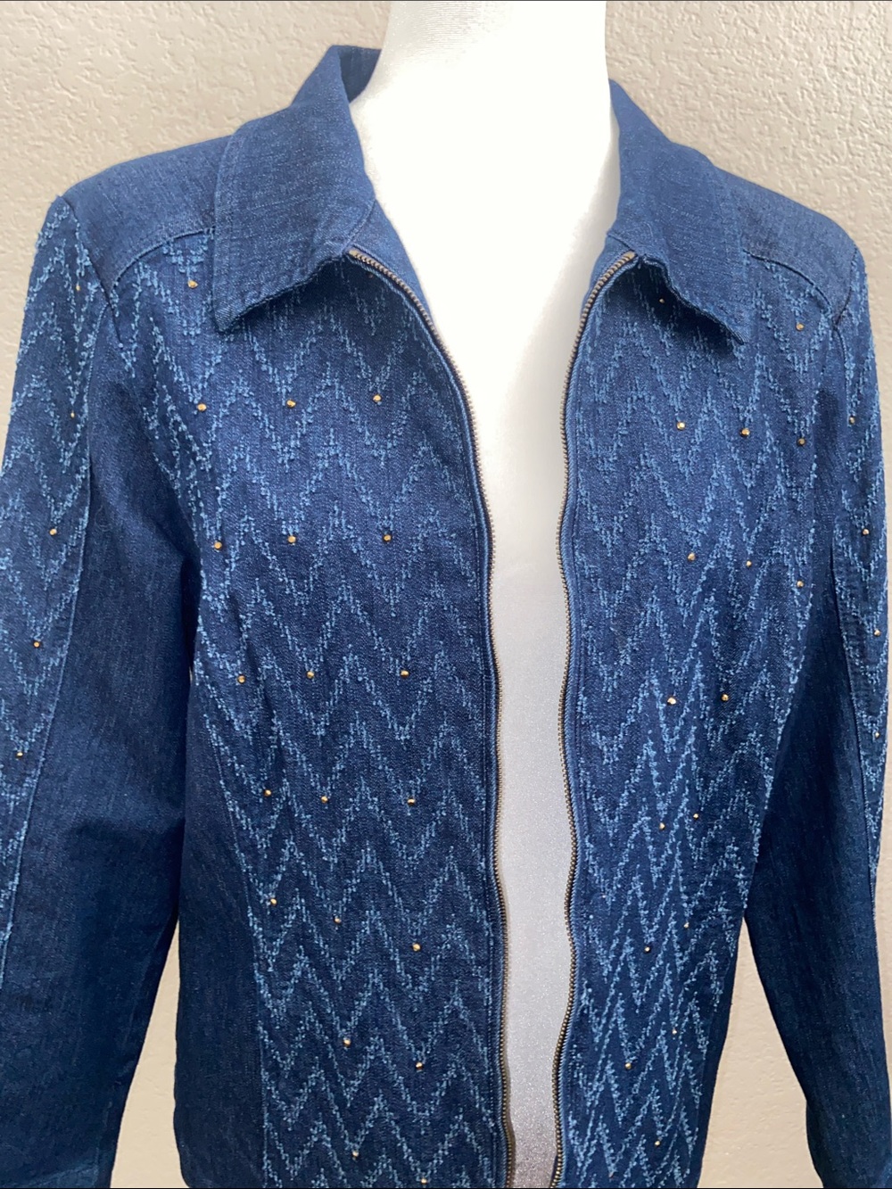 Alfred Dunner Blue Zip-Front Chevron Embroidered Jacket. Size 12P
.